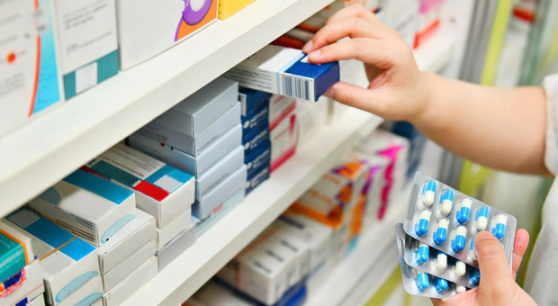 Medicinali, stangata in farmacia: aumento medio di un euro per 800 prodotti tra i più usati