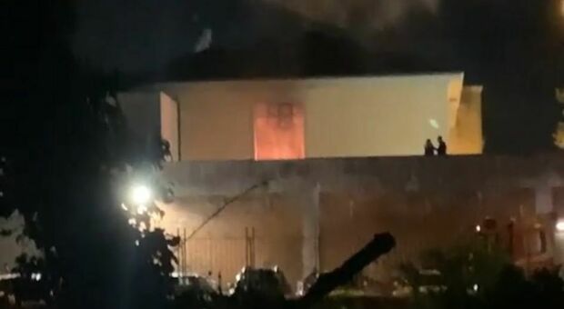 L'incendio scoppiato durante la rivolta al carcere minorile di Santa Bona
