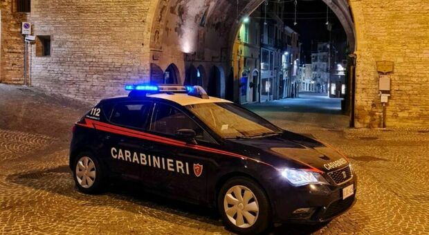 Esagerano con i drink, i carabinieri non fanno sconti: 3 denunce