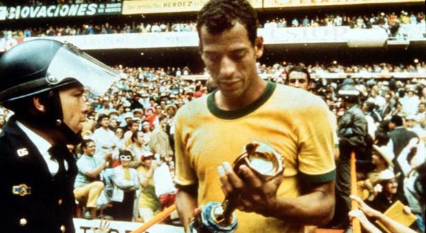 Brasile, è morto Carlos Alberto, capitano che sconfisse l'Italia alla finale mondiale di Messico '70