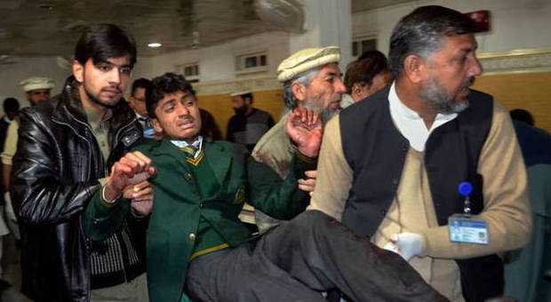 Pakistan, Renzi: attentato a scuola orrore inconcepibile. Il mondo reagisca