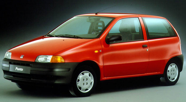 La prima serie della Fiat Punto, quella prodotta dal 1993 al 1999 e disegnata da Giorgetto Giugiaro
