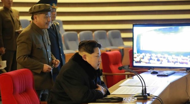 Corea del Nord lancia razzo-satellite. Nato: «Violate 5 risoluzioni Onu»