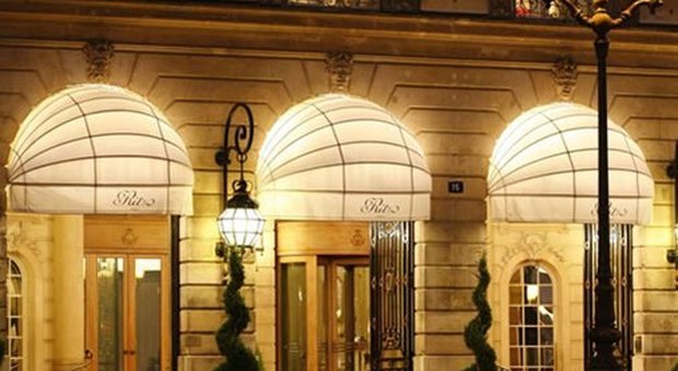 Rapina da film al Ritz di Parigi: rubati milioni, banditi in fuga