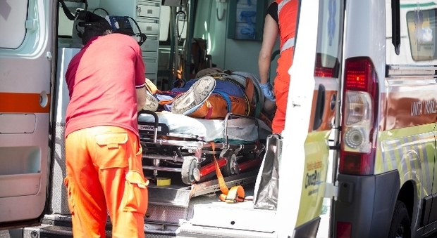 Tamponano un tir: 16enne muore nell'auto guidata dalla madre, altre 2 ragazze in ospedale