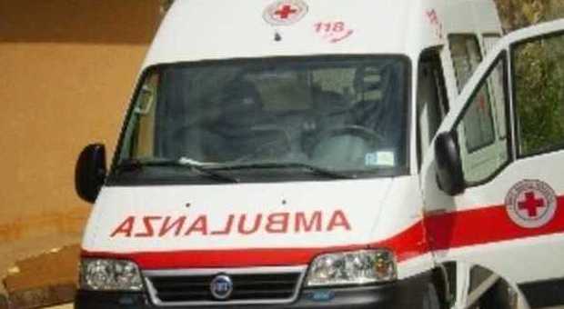 Vibo Valentia, neonata colpita da asfissia muore durante il trasporto in ambulanza