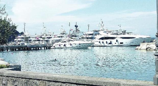 Follie russe a Lacco Ameno: nel golfo di Napoli lusso e yacht da sogno