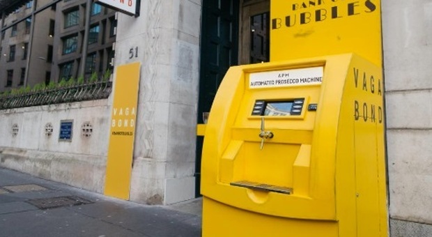 Distributore automatico di Prosecco al posto del bancomat