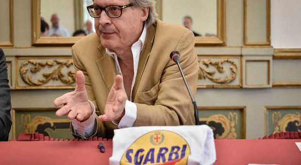 Sgarbi si candida a sindaco di Milano: "Nell'area Expo faccio letti a castello e ospito emigranti"