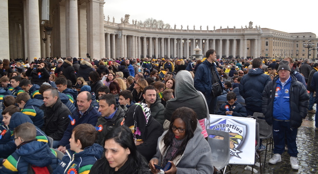 Il calcio laziale all'udienza di papa Francesco in piazza San Pietro