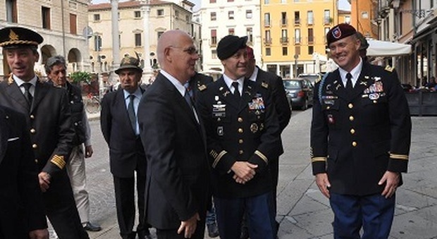 Questore di Vicenza e militari americani hanno celebrato San Michele (foto questura di Vicenza)