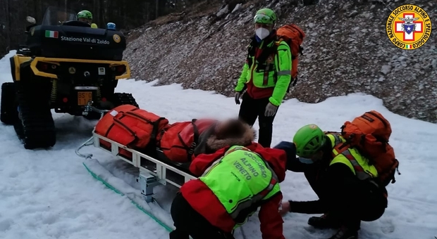 Ragazza di 21 anni soccorsa al laghetto delle streghe: incidente durante un'escursione