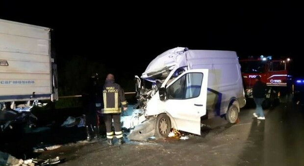 Incidente a Mantova, tir travolge furgone