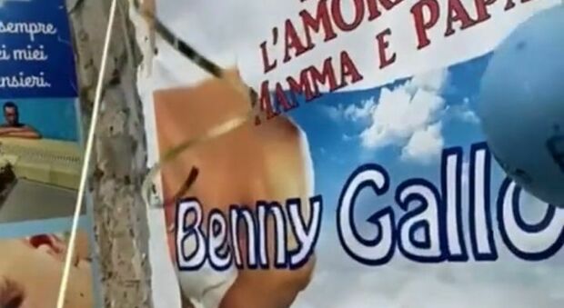 Murales a Napoli, sfida in nome di Benny: il volto del boss ucciso torna sulle mura ripulite
