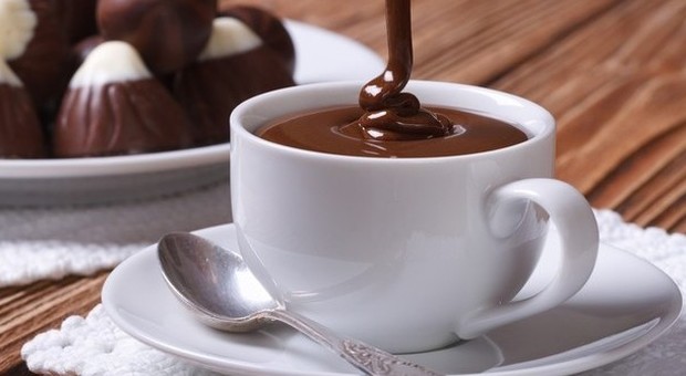 Arriva la dieta invernale a base di calorie: "La cioccolata aiuta a bruciare il grasso"