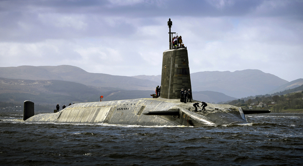 Sesso e droga nel sottomarino nucleare, scandalo nella Marina britannica