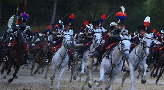 Carabinieri, il carosello a cavallo chiude le celebrazioni dell'anniversario dell'Arma
