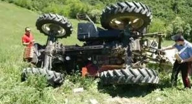 Incidente col trattore nelle campagne irpine, muore a 13 anni travolto e ucciso dal mezzo