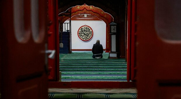 Digiuno Ramadan 2023, significato e quando inizia e finisce: al via per 2 miliardi di musulmani nel mondo