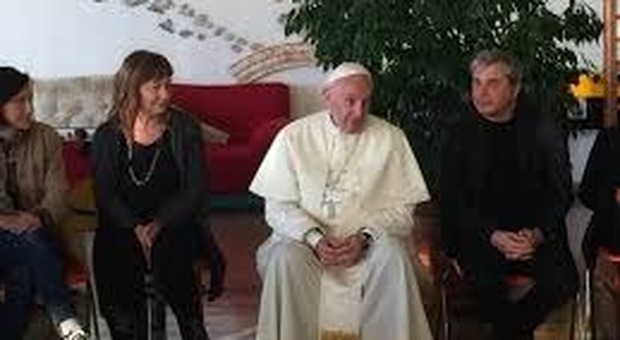 Papa Francesco va alla Borgata Finocchio e visita una scuola statale di periferia