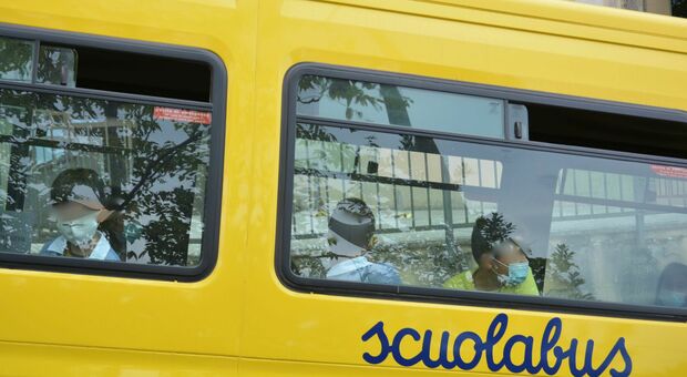 Autisti senza stipendio, grana scuolabus prima del via alle lezioni: «Qualcuno aspetta ancora la paga di giugno»