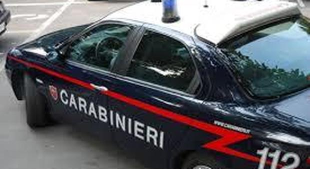 Roma, vedono il ladro in giardino mentre prova a entrare in casa: romeno arrestato