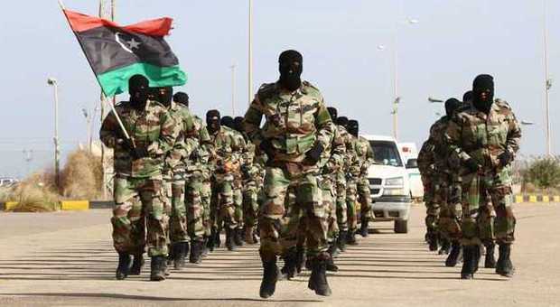 Libia, ultimatum contro jiadisti: «Lasciate Tripoli». Incubo Isis: diplomatici in fuga