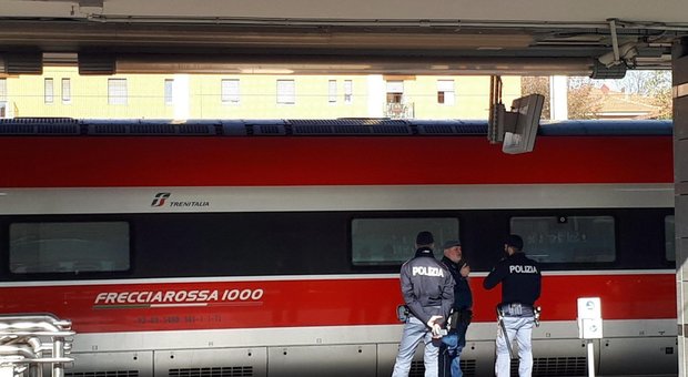 Treni per l'estate, 21 Frecce alla stazione di Pescara
