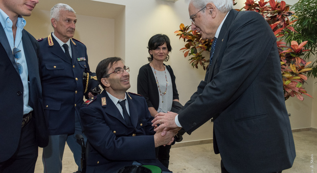 Festa della Polizia, Mattarella consegna medaglia d'oro al valore a poliziotto ferito a Napoli