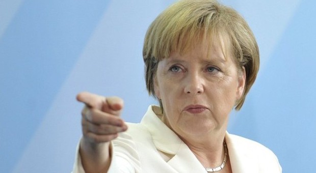 Germania, firmato accordo di grande coalizione: domani la Merkel sarà eletta per il terzo mandato