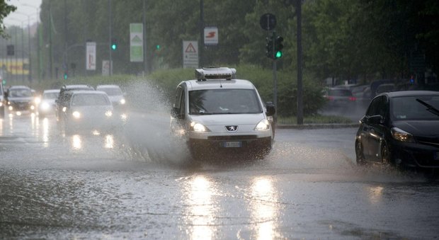 Milano, nubifragio record: in tre ore caduta la pioggia di un intero mese
