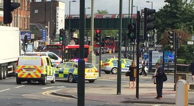 Doppio allarme bomba a Londra, chiuse due stazioni della metro