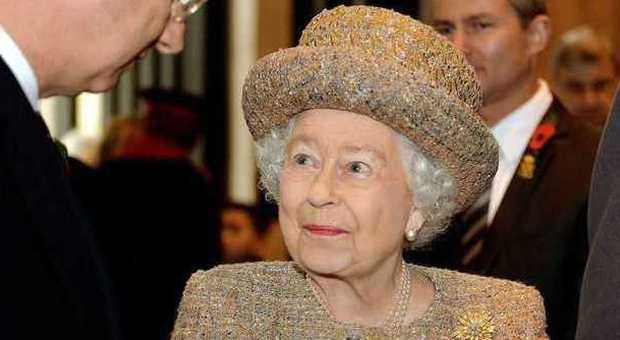 Allarme a Londra, arrestati 4 terroristi Il Daily Mail: "Volevano colpire la regina"