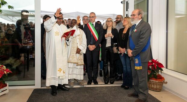 Inaugurata la nuova scuola primaria ecosostenible di Fermignano per 500 alunni. Il sindaco Feduzi: «Un orgoglio per la nostra città»