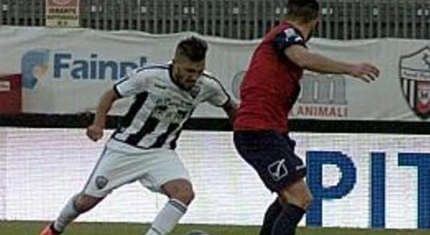 L'esterno Cosimo Chiricò durante una partita dell'Ascoli Picchio