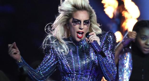 Fibromialgia, i dolori di Lady Gaga: ecco perché non riesce a muoversi