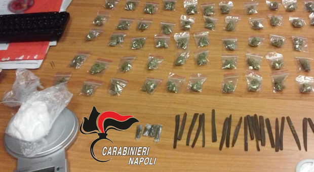 118 dosi di hashish e marijuana e cocaina: maxi blitz a Fuorigrotta