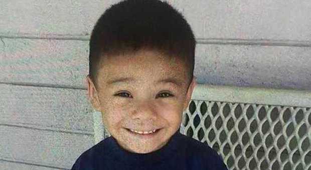 Usa, sparatoria in strada fra bande rivali: un proiettile colpisce un bimbo di 4 anni e lo uccide