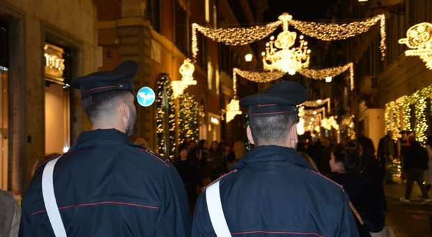 Roma, iniziati i saldi: dieci ladri fermati dai carabinieri nelle vie dello shopping
