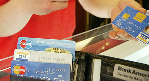Rischi digitali, ecco quanto spendono gli italiani per difendere home banking e carte di credito