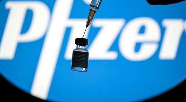 Vaccino Pfizer, iniziati i test sui bambini sotto i 12 anni. Burioni: «L'ultimo passo per la vittoria finale»