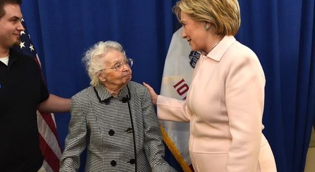Ruiline Steininger durante il suo incontro con la "sua" candidata preferita, Hillary Clinton