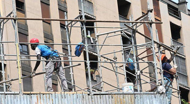 Caldo estivo e lavoratori edili: Fillea Cgil «Salute e sicurezza al primo posto»