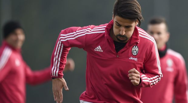 Juventus, stop muscolare per Khedira: salterà la sfida con il Napoli