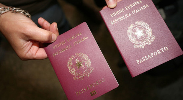 Doppio passaporto per gli altoatesini: «Austriaco e italiano dal 2018»
