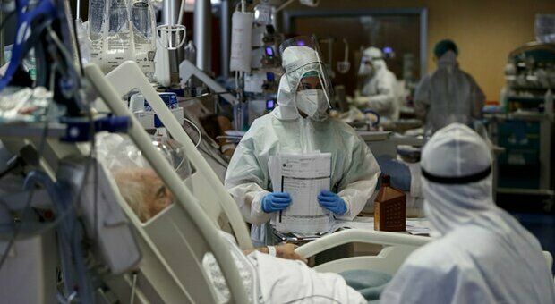 Coronavirus, altri 16 morti in un giorno nelle Marche. Tornano a salire i ricoverati
