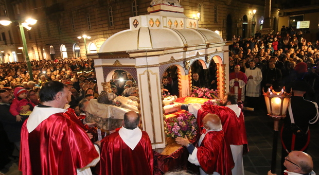 Coronavirus a Benevento: Pasqua, riti senza fedeli e Via Crucis in duomo