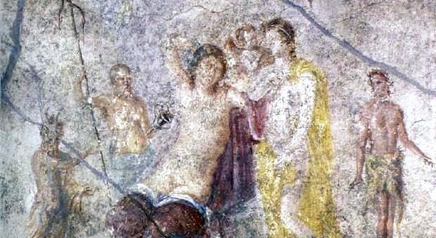 Pompei, nuovo sfregio agli scavi: vandali in una domus chiusa, danneggiato l'affresco di Bacco e Arianna