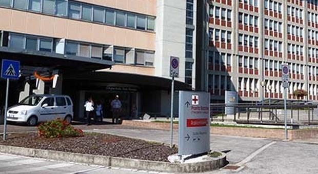 L'ingresso dell'ospedale San Bortolo di Vicenza