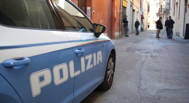Bologna, investe e uccide un 25enne marocchino che aveva rubato il cellulare al figlio